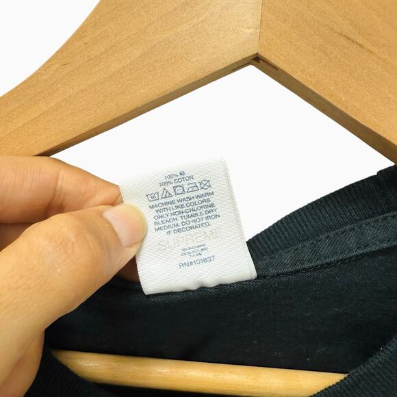 Supreme Bundle of 2 Tshirt Black and White Men’s Size Medium - Picture 11 of 12